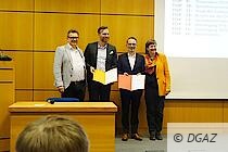 Prof. Dr. Christoph Benz (DGAZ-Vizepräsident, Preisträger 1 , Preisträger 2, Prof. Dr. Ina Nitschke (DGAZ-Präsidentin).