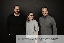 Das Team Lieblings-Zahnarzt begleitet berät und begleitet Zahnmediziner bei ihrer Praxisneugründung. V.l. Michael Steinbach, Dr. Christin Steinbach, Jan-Michael Pick.